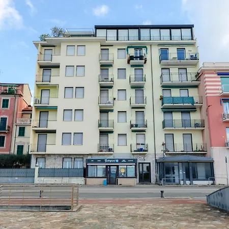Apartament Altido Seafront Apt For 3 With Parking Near Beach In Sestri Levante