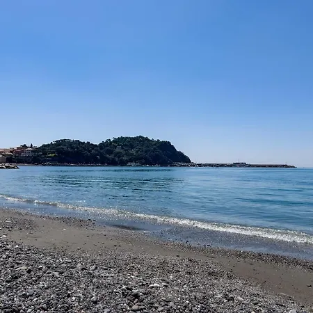 Altido Seafront Apt For 3 With Parking Near Beach In Sestri Levante Apartment *